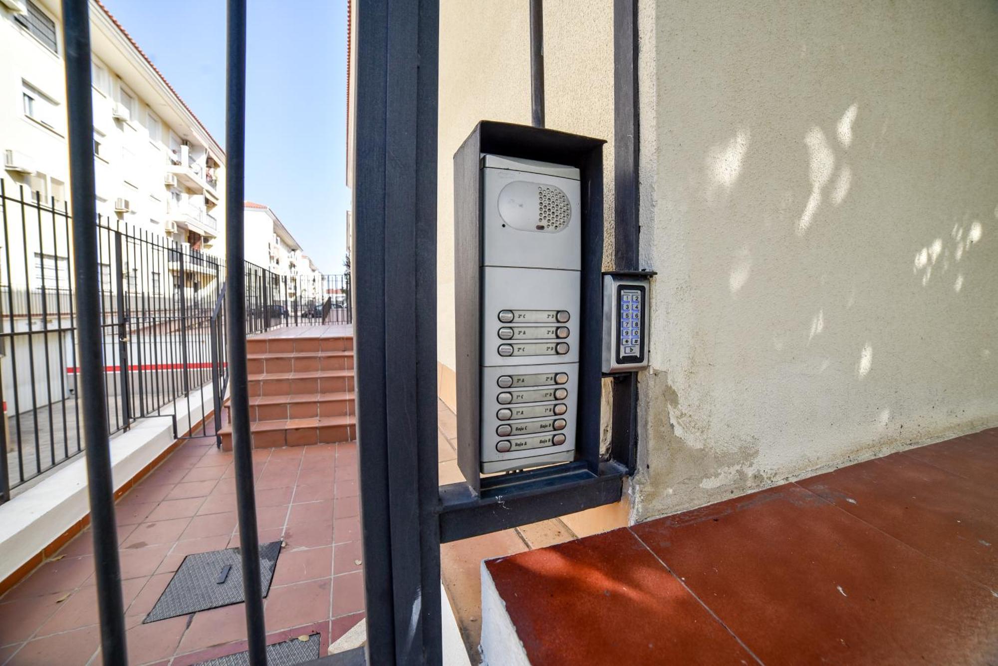 New Premium Apartment - Free Parking & Pools La Algaba Kültér fotó
